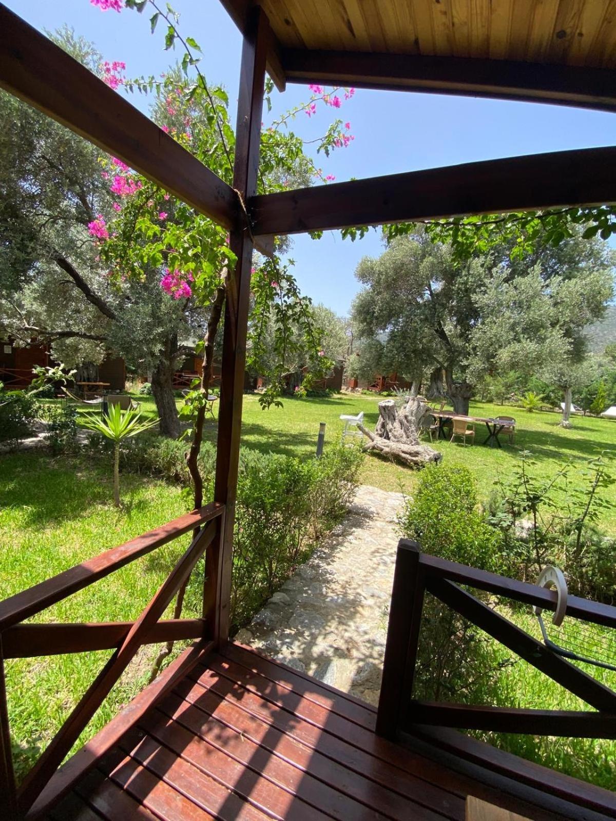Suzi'Nin Bahcesi Bungalov Evler Datça Esterno foto