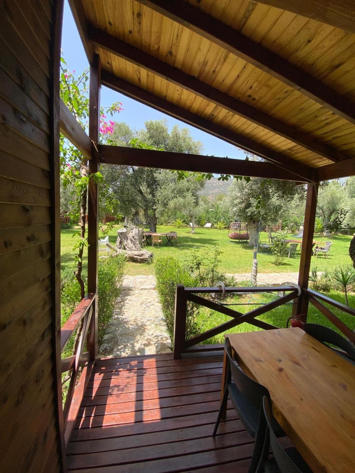 Suzi'Nin Bahcesi Bungalov Evler Datça Esterno foto